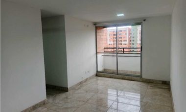 Arriendo apartamento en conjunto cerrado en Madrid $900.000