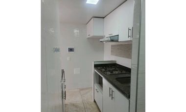 Arriendo apartamento en conjunto cerrado en Madrid $900.000