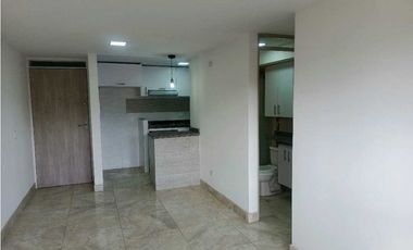 Arriendo apartamento en conjunto cerrado en Madrid $900.000