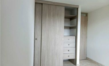 Arriendo apartamento en conjunto cerrado en Madrid $900.000