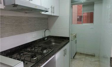 Arriendo apartamento en conjunto cerrado en Madrid $900.000
