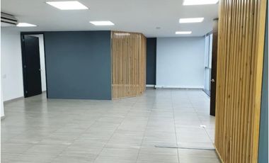 Oficina en Arriendo Los Balsos Medellín