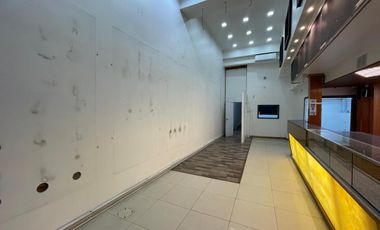 ARRIENDO Local Comercial de 170 m2, Metro Parque O´Higgins