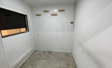 ARRIENDO Local Comercial de 170 m2, Metro Parque O´Higgins