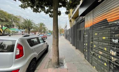 ARRIENDO Local Comercial de 170 m2, Metro Parque O´Higgins