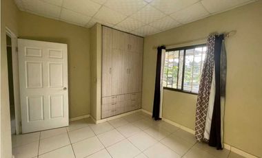 ALQUILER DE CASA EN BOQUERON   CERCADA ATRAS CON SISTEMA DE SEGURIDAD