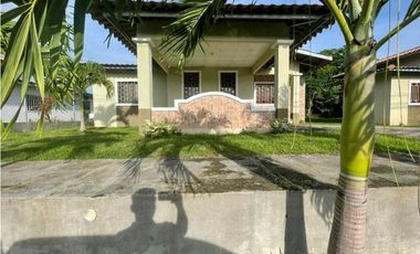 ALQUILER DE CASA EN BOQUERON   CERCADA ATRAS CON SISTEMA DE SEGURIDAD
