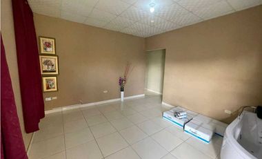 ALQUILER DE CASA EN BOQUERON   CERCADA ATRAS CON SISTEMA DE SEGURIDAD