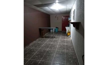 Venta de casa de 2 pisos  en Las Cumbres