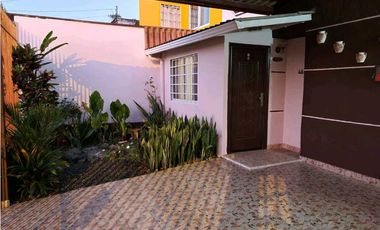 Venta de casa de 2 pisos  en Las Cumbres