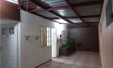 Venta de casa de 2 pisos  en Las Cumbres
