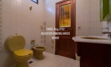Moreno y La Rioja Piso 4 ambientes al frente + cochera