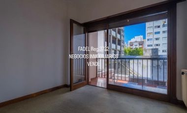 Moreno y La Rioja Piso 4 ambientes al frente + cochera