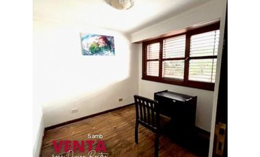 OPORTUNIDAD Chalet 3 plantas con piscina a refaccionar - Divino Rostro