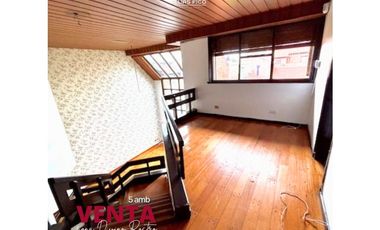 OPORTUNIDAD Chalet 3 plantas con piscina a refaccionar - Divino Rostro