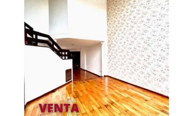 OPORTUNIDAD Chalet 3 plantas con piscina a refaccionar - Divino Rostro