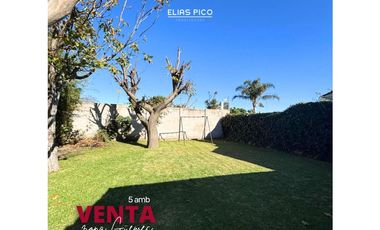 VENTA Chalet 5 amb terreno 645m2 - zona Güemes