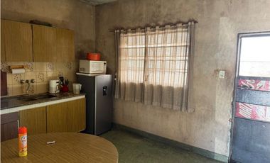 CASA 3 AMBIENTES con cochera Ituzaingo