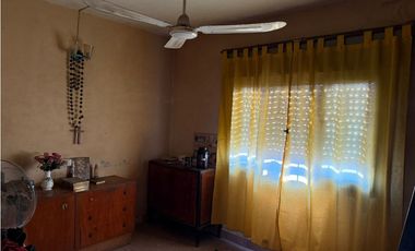 CASA 3 AMBIENTES con cochera Ituzaingo