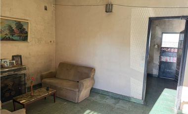 CASA 3 AMBIENTES con cochera Ituzaingo