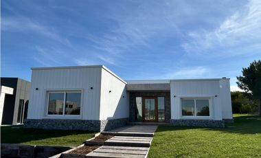 CASA EN COSTA ESMERAL SENDERO IV LOTE 391