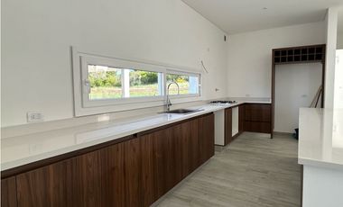 CASA EN COSTA ESMERAL SENDERO IV LOTE 391