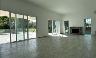 CASA EN COSTA ESMERAL SENDERO IV LOTE 391