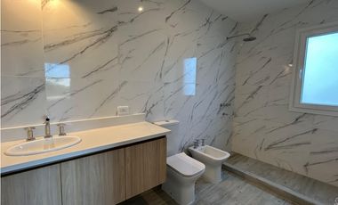 CASA EN COSTA ESMERAL SENDERO IV LOTE 391