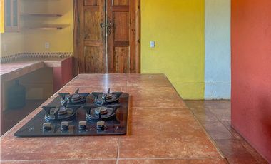 CASA EN RENTA CON JARDIN A 10 MINUTOS DEL CENTRO DE AVANDARO.