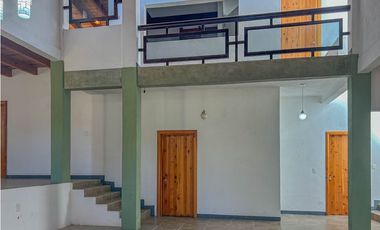 CASA EN RENTA CON JARDIN A 10 MINUTOS DEL CENTRO DE AVANDARO.