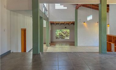 CASA EN RENTA CON JARDIN A 10 MINUTOS DEL CENTRO DE AVANDARO.