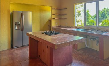 CASA EN RENTA CON JARDIN A 10 MINUTOS DEL CENTRO DE AVANDARO.