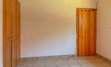 CASA EN RENTA CON JARDIN A 10 MINUTOS DEL CENTRO DE AVANDARO.