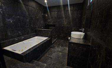 CASA DE 3 RECÁMARAS Y PISCINA