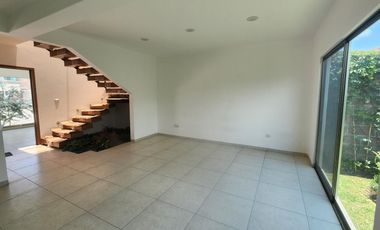 Casa en Venta Loma Alta Tres Marías Fraccionamiento privado