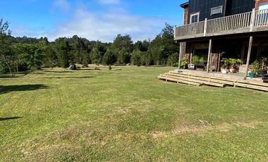 SE VENDE casa en parcela, cercana a puerto varas,3D 2B con orilla de rio