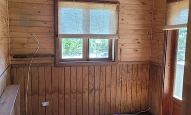 SE VENDE casa en parcela, cercana a puerto varas,3D 2B con orilla de rio