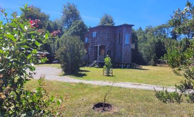 SE VENDE casa en parcela, cercana a puerto varas,3D 2B con orilla de rio