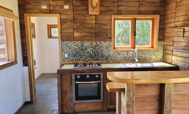 SE VENDE casa en parcela, cercana a puerto varas,3D 2B con orilla de rio