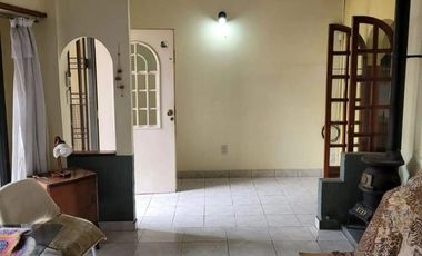 CASA PH FRENTE 4 AMBIENTES y COCHERA RAMOS MEJIA