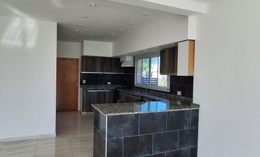 VENTA CON RENTA CASA 5 AMB C/PILETA SAN SEBASTIAN