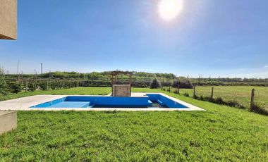 VENTA CON RENTA CASA 5 AMB C/PILETA SAN SEBASTIAN