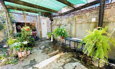 Casa venta Quilmes 4 ambientes parque PERMUTA