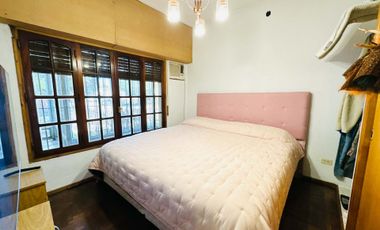 Casa venta Quilmes 4 ambientes parque PERMUTA