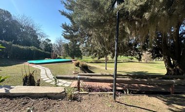 VENTA CASA OLIVEROS - GRAN TERRENO - CERCA DEL RIO
