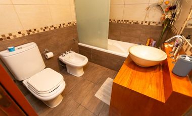 Casa Multifamiliar 3 en 1  cochera patio FINANCIA