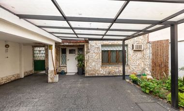 Casa Multifamiliar 3 en 1  cochera patio FINANCIA