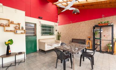 Casa Multifamiliar 3 en 1  cochera patio FINANCIA