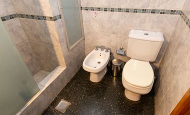 Casa Multifamiliar 3 en 1  cochera patio FINANCIA
