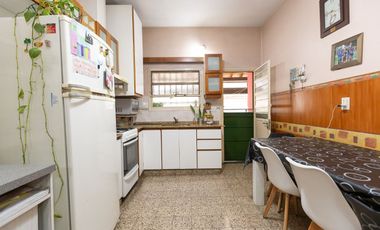 Casa Multifamiliar 3 en 1  cochera patio FINANCIA